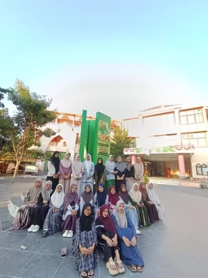 Raden Ajeng Jihan Fakhira Zain Mengikuti Survei Kampus di Fakultas Tarbiyah UIN Madura Bersama 19 Santriwati Putri Khadijah Pamekasan